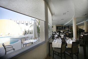 Hotel Quorum Golf, Tenis & Spa Cordoba Exterior photo